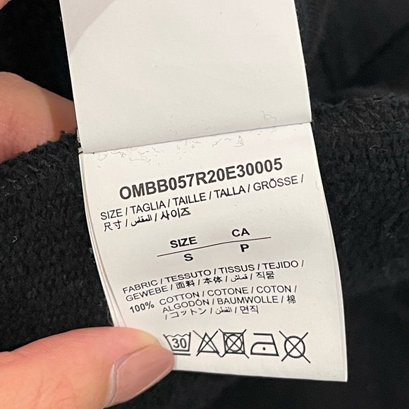 Off-white hoodie。SOLD - Picture 4 of 5